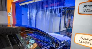 „Sonax bietet uns klare Wettbewerbsvorteile“ Der Bluefoam ist Bestandteil des Spezialwäsche-Programms.