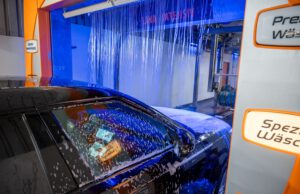 „Sonax bietet uns klare Wettbewerbsvorteile“ Der Bluefoam ist Bestandteil des Spezialwäsche-Programms.