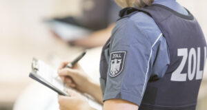 Zoll prüft Kfz-Werkstätten und Autowaschanlagen in Augsburg © Generalzolldirektion