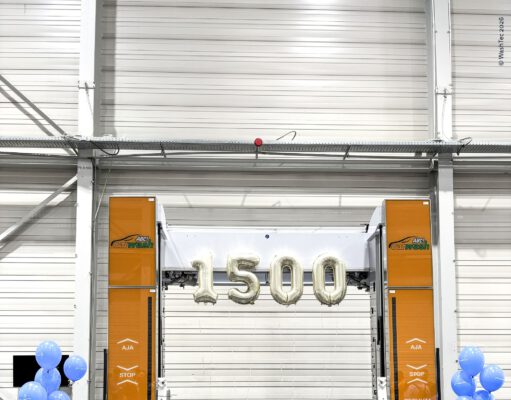 WashTec produziert 1.500ste SmartCare ©WashTec-1500SmartCare_082026-02