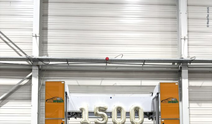 WashTec produziert 1.500ste SmartCare ©WashTec-1500SmartCare_082026-02